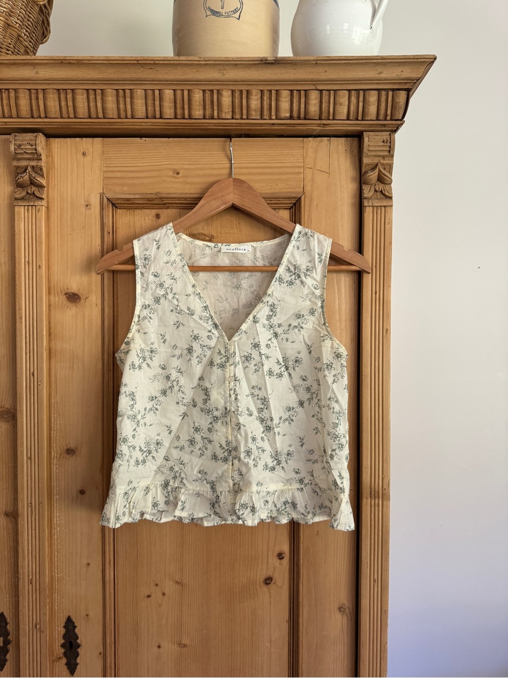 Floral Cream V-Neck Ruffle Hem Tank Top